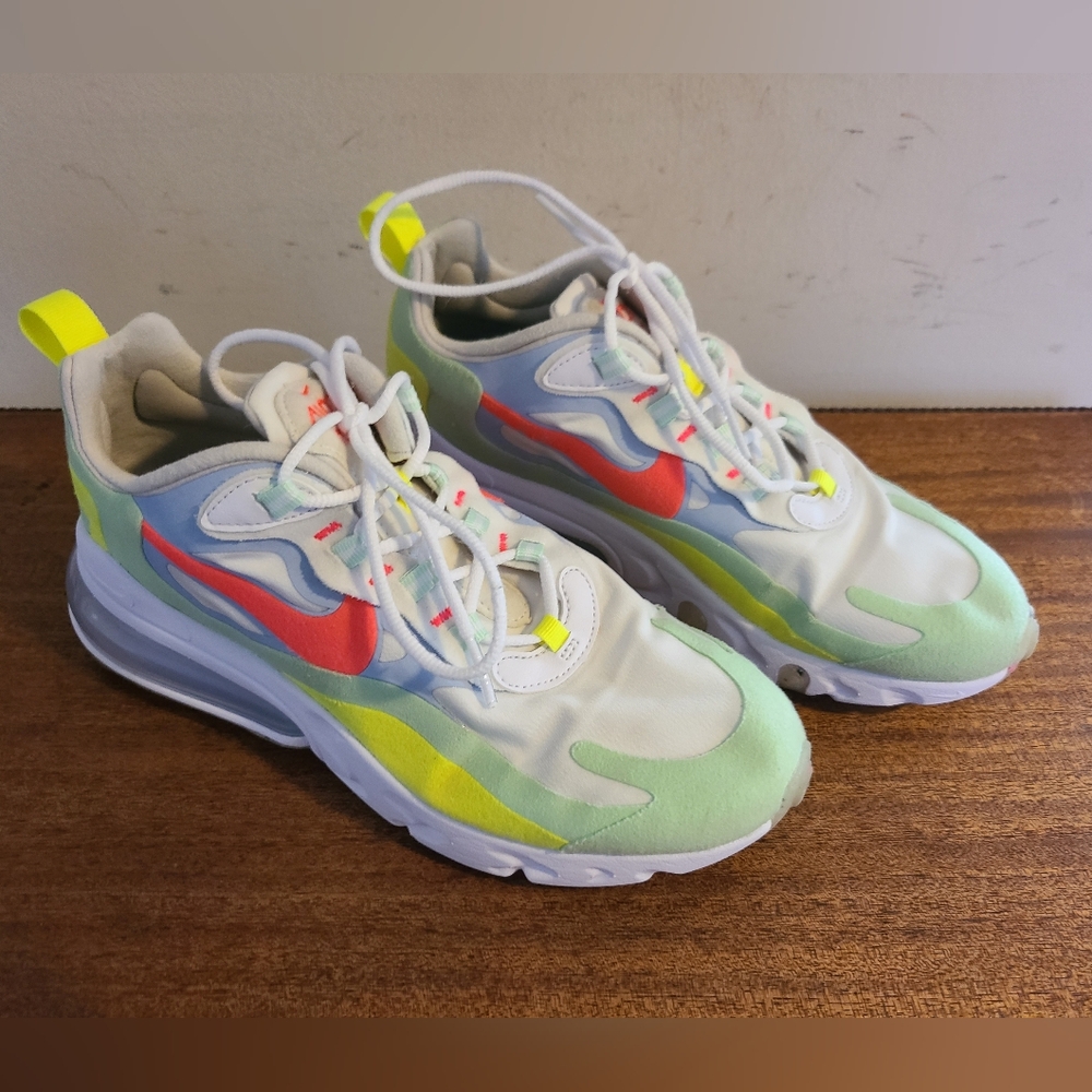 Nike 270 React Sneakers Size 8